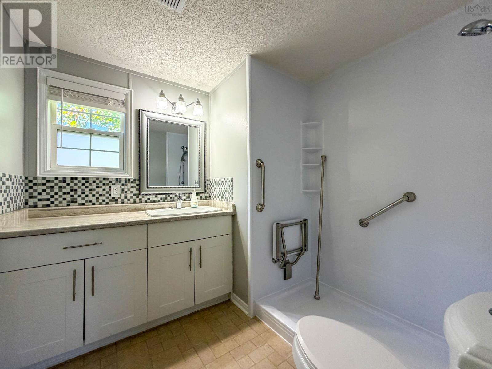 7 Richards Street Property Photo 9
