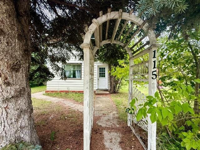 115 8th Avenue N Property Photo 1
