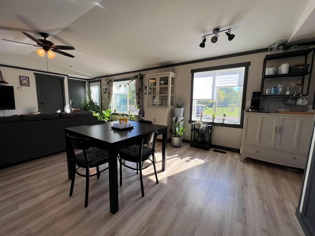 50 Cottonwood Crescent Property Photo 9