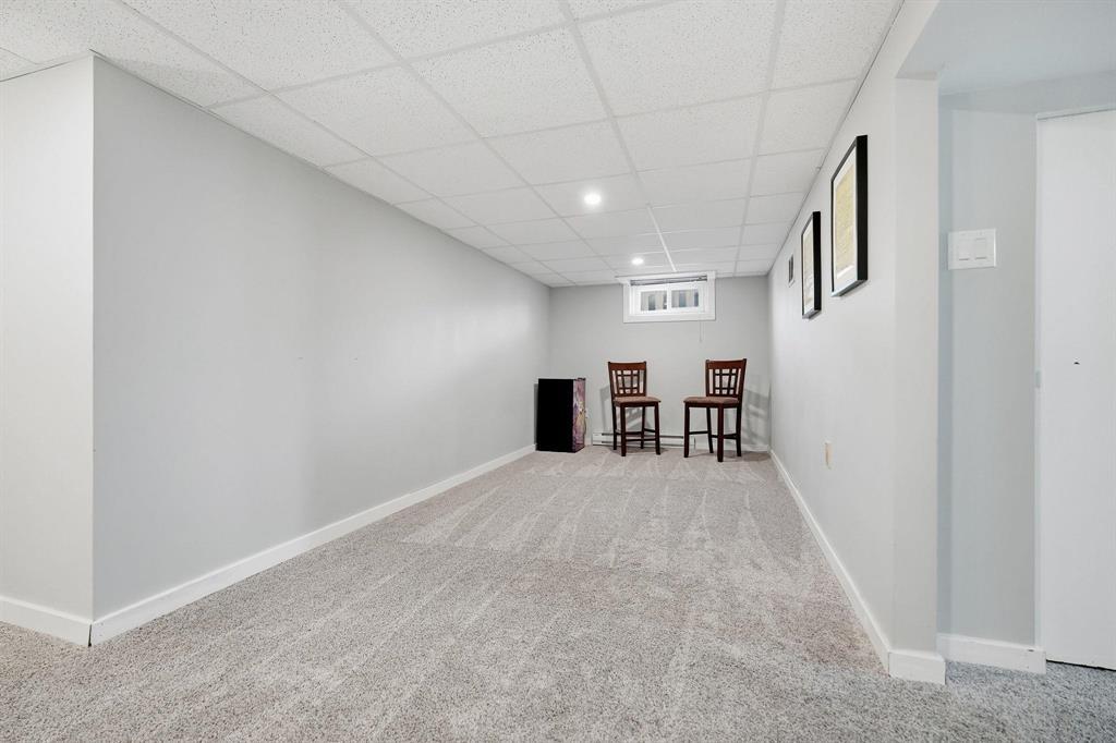 384 Kimberly Avenue Property Photo 18
