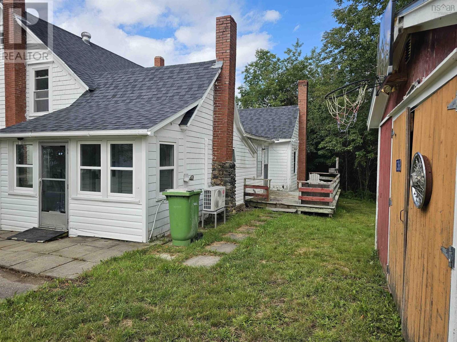1361 River Road Property Photo 7