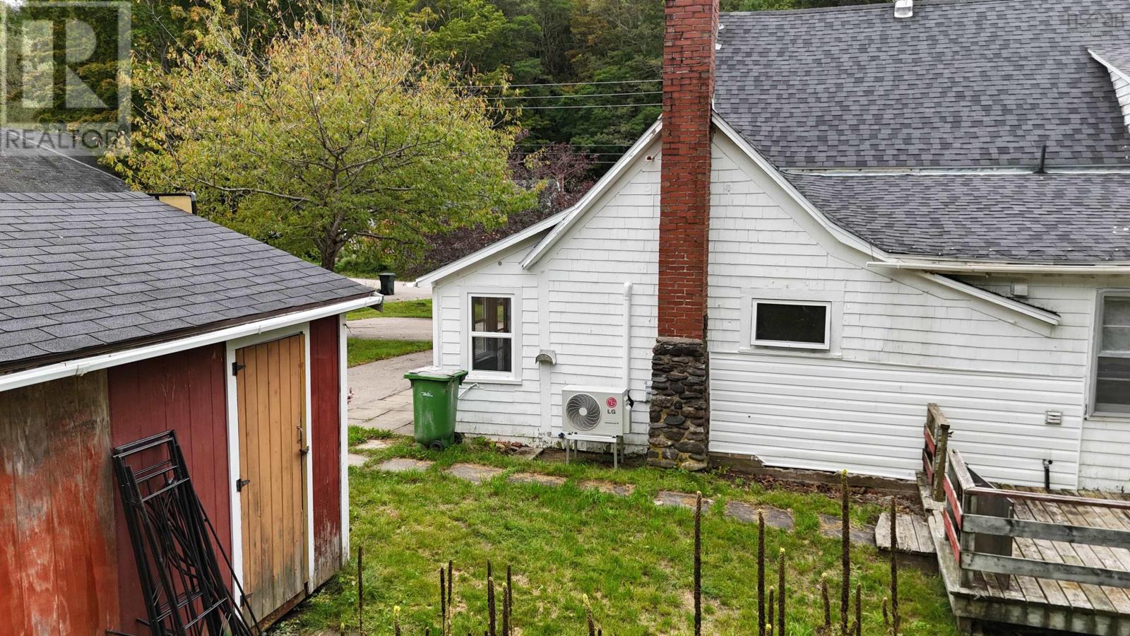 1361 River Road Property Photo 11