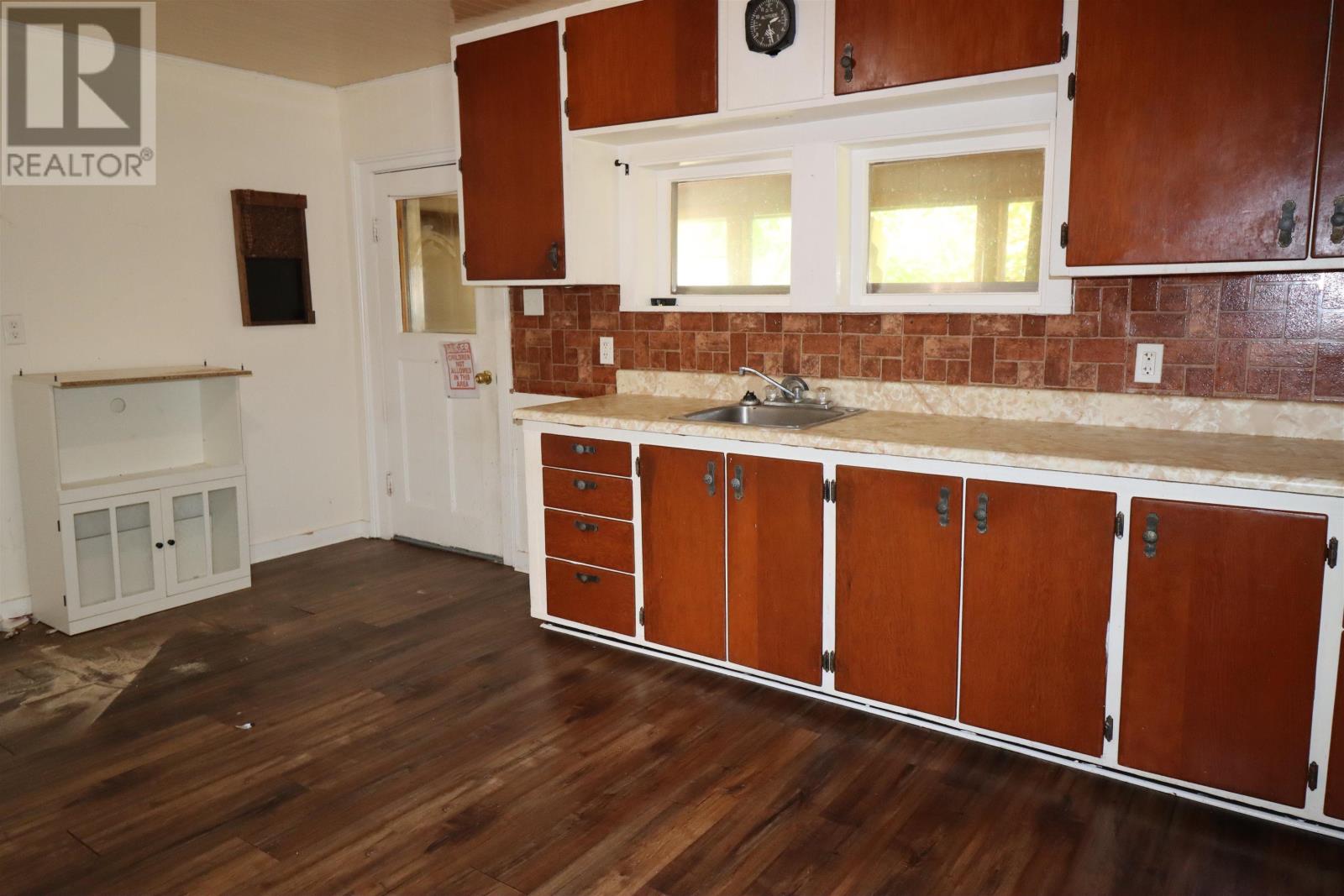 1361 River Road Property Photo 31