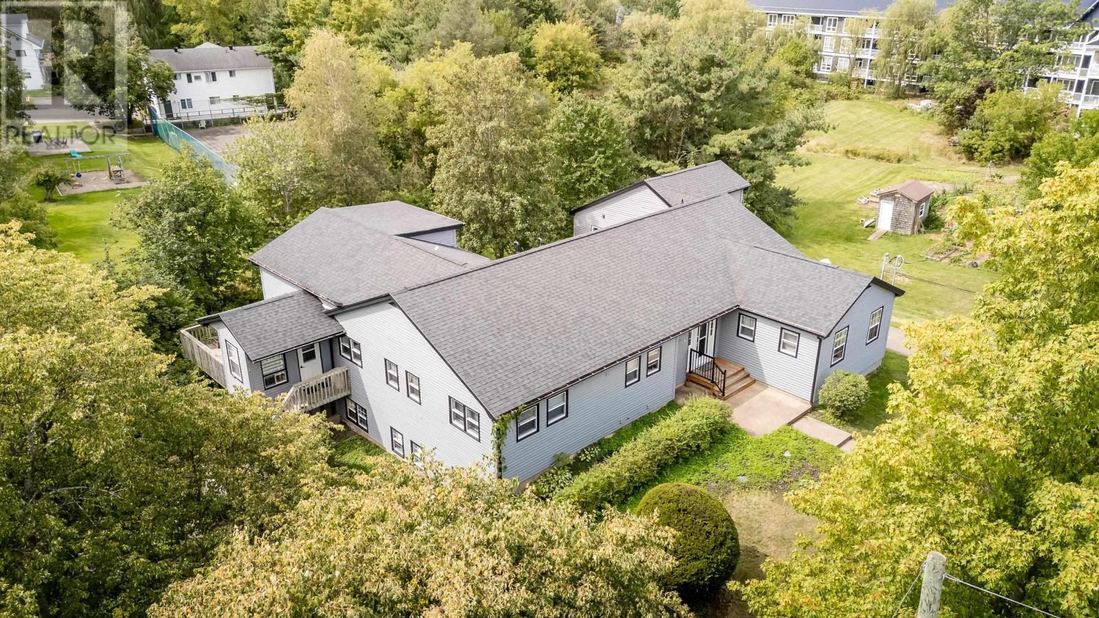 18 Woodman Road Property Photo 1