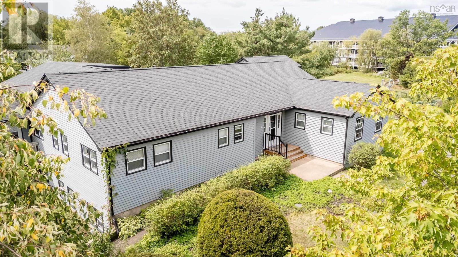18 Woodman Road Property Photo 2