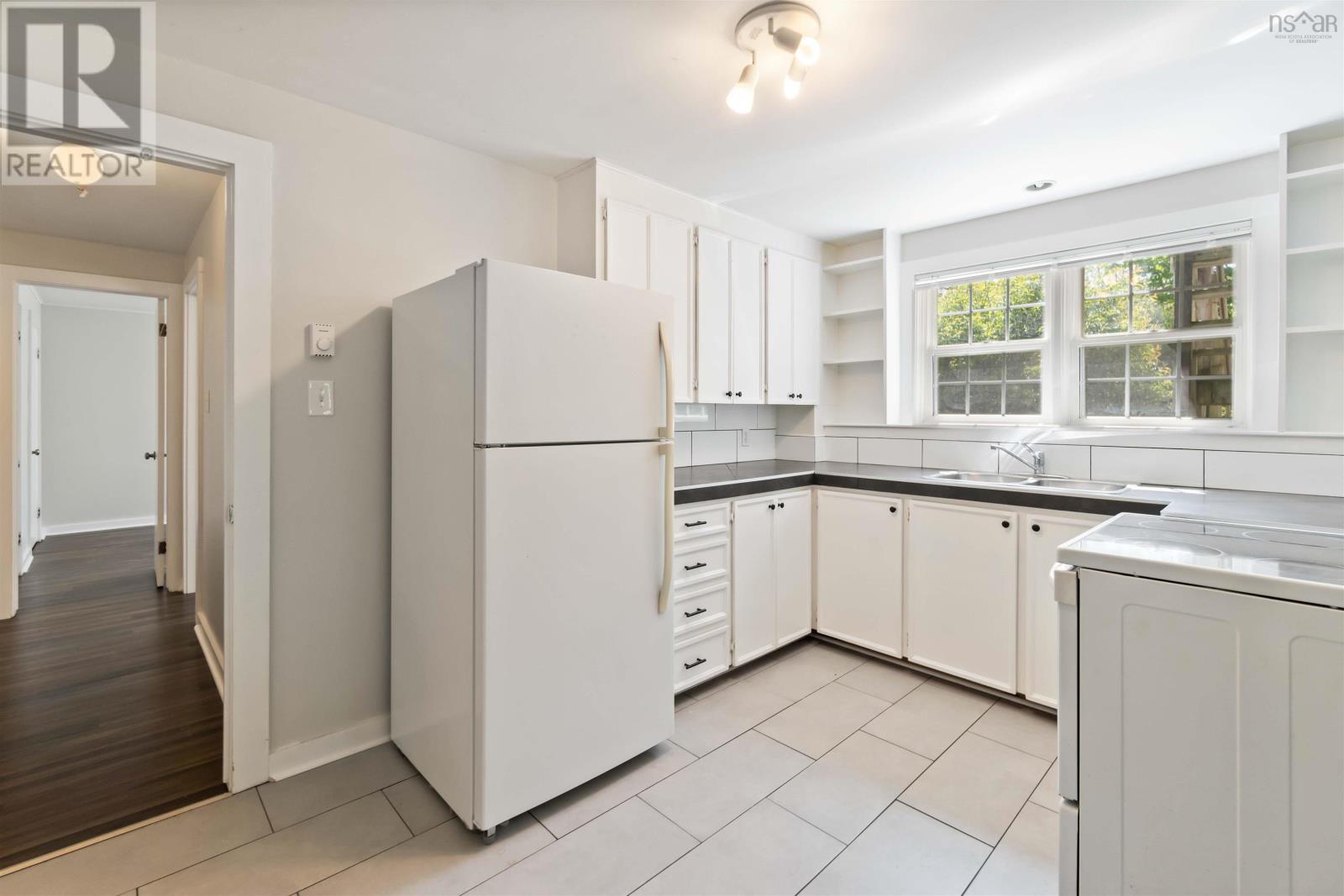 18 Woodman Road Property Photo 31