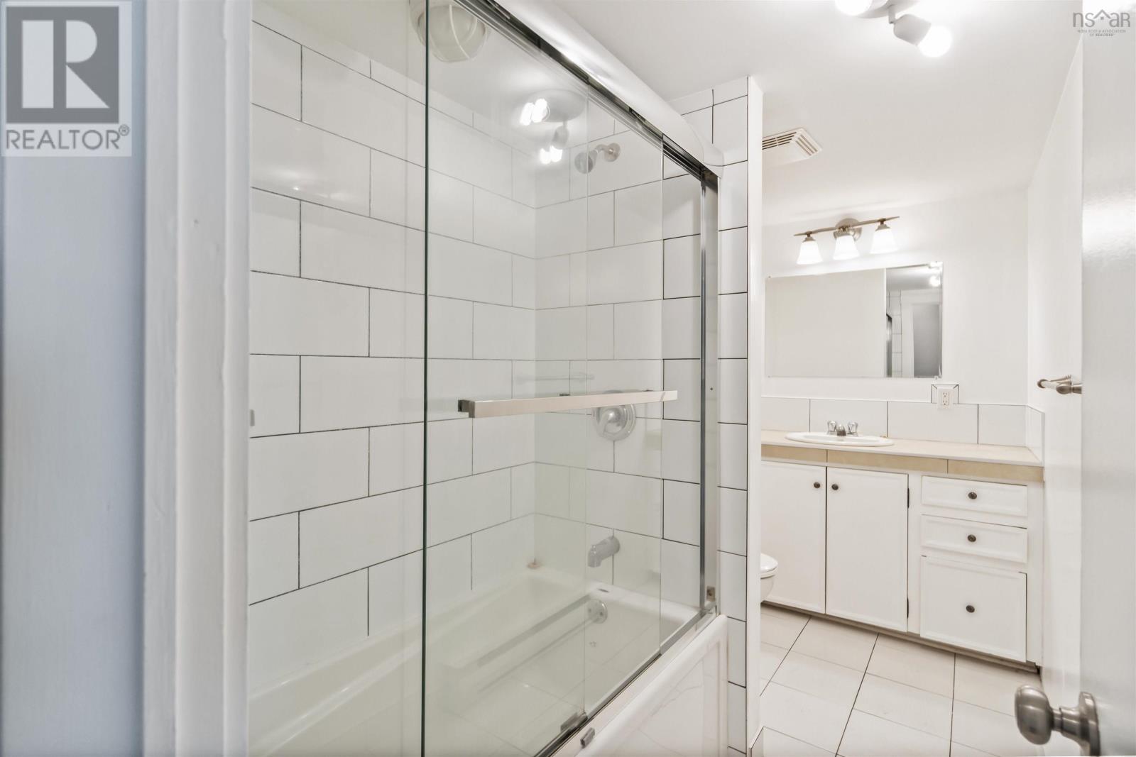 18 Woodman Road Property Photo 34