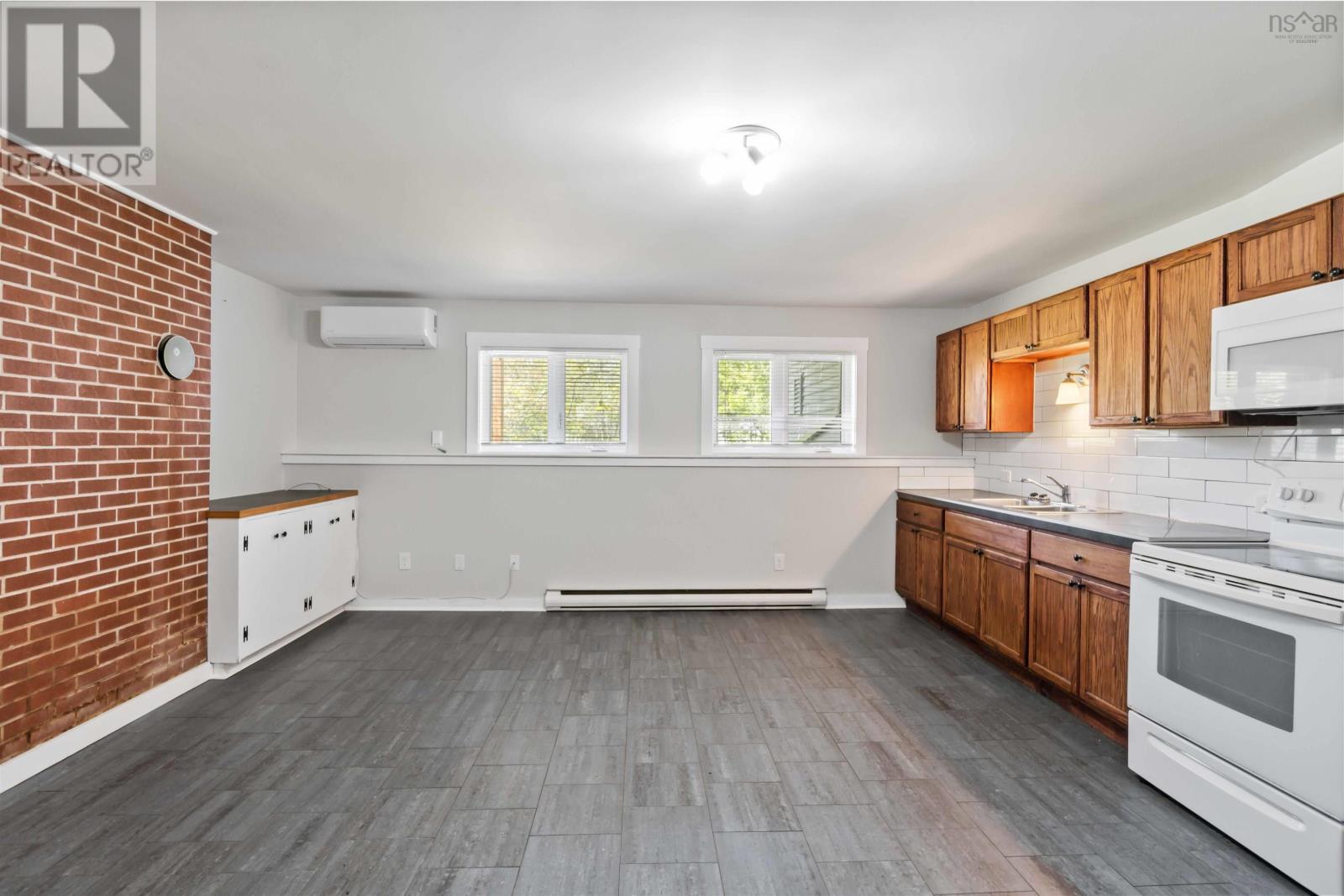 18 Woodman Road Property Photo 36