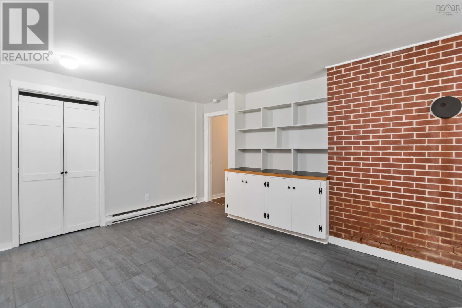 18 Woodman Road Property Photo 38