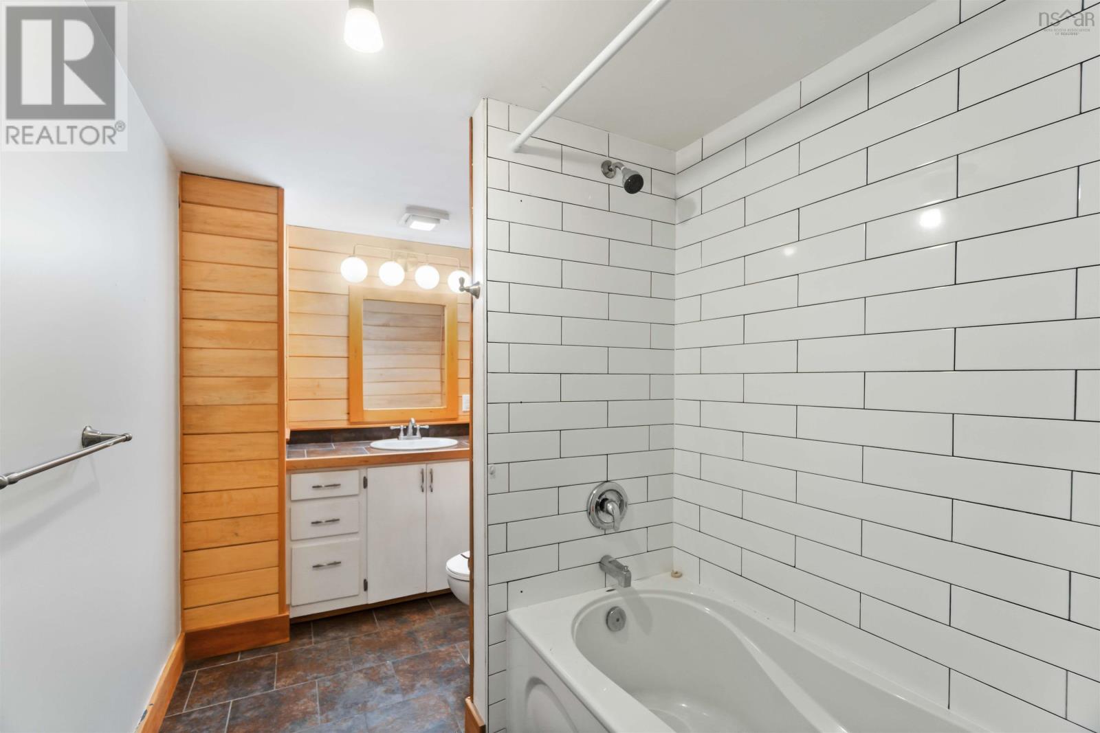 18 Woodman Road Property Photo 41