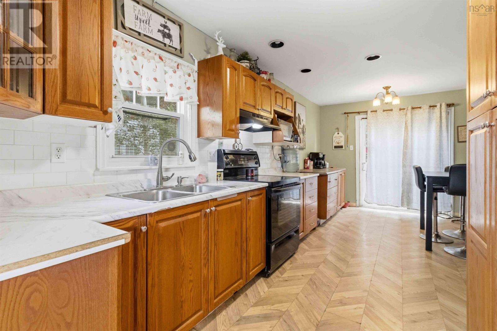 55 Coronation Avenue Property Photo 9