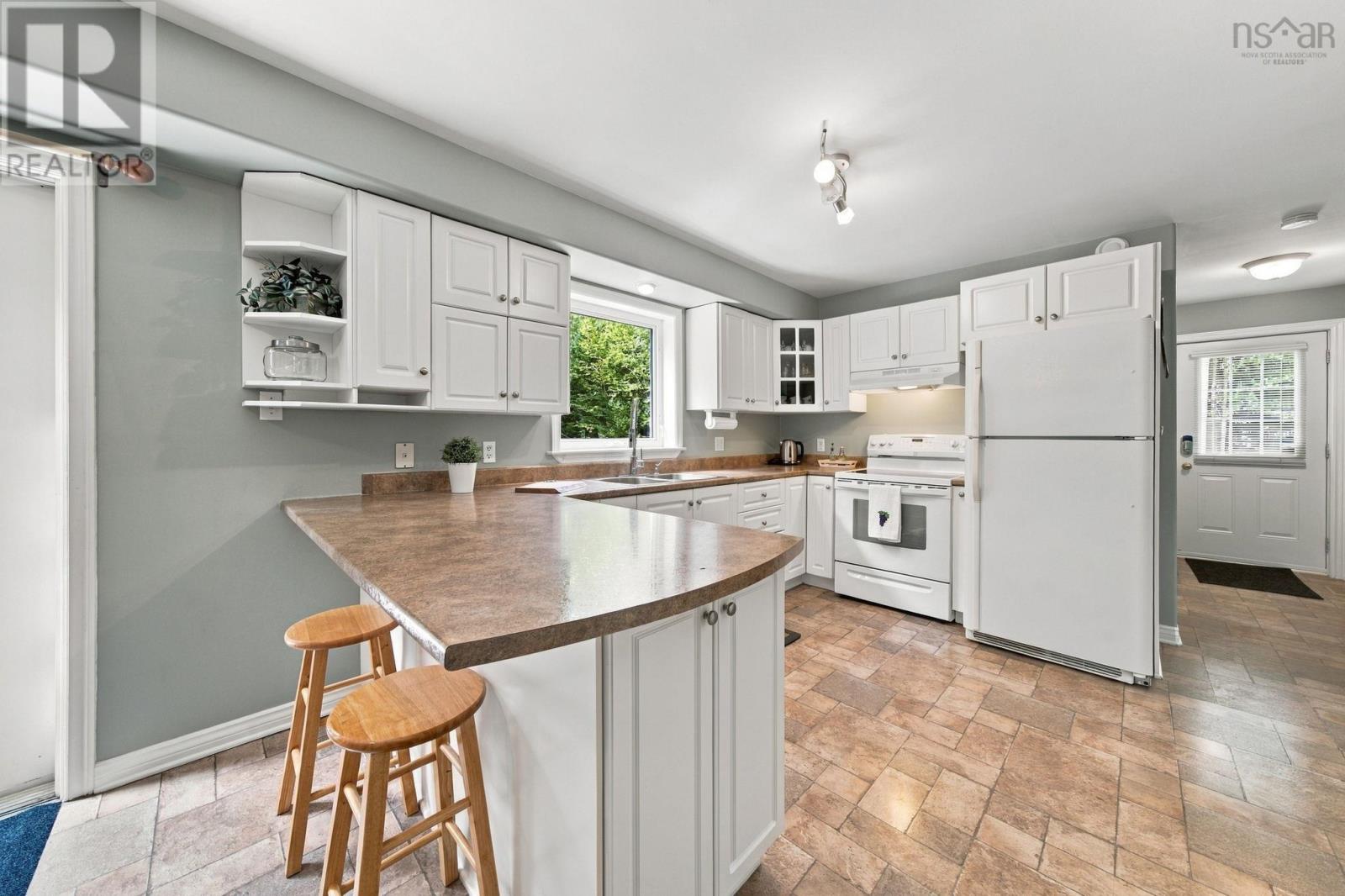 61 Terradore Lane Property Photo 10
