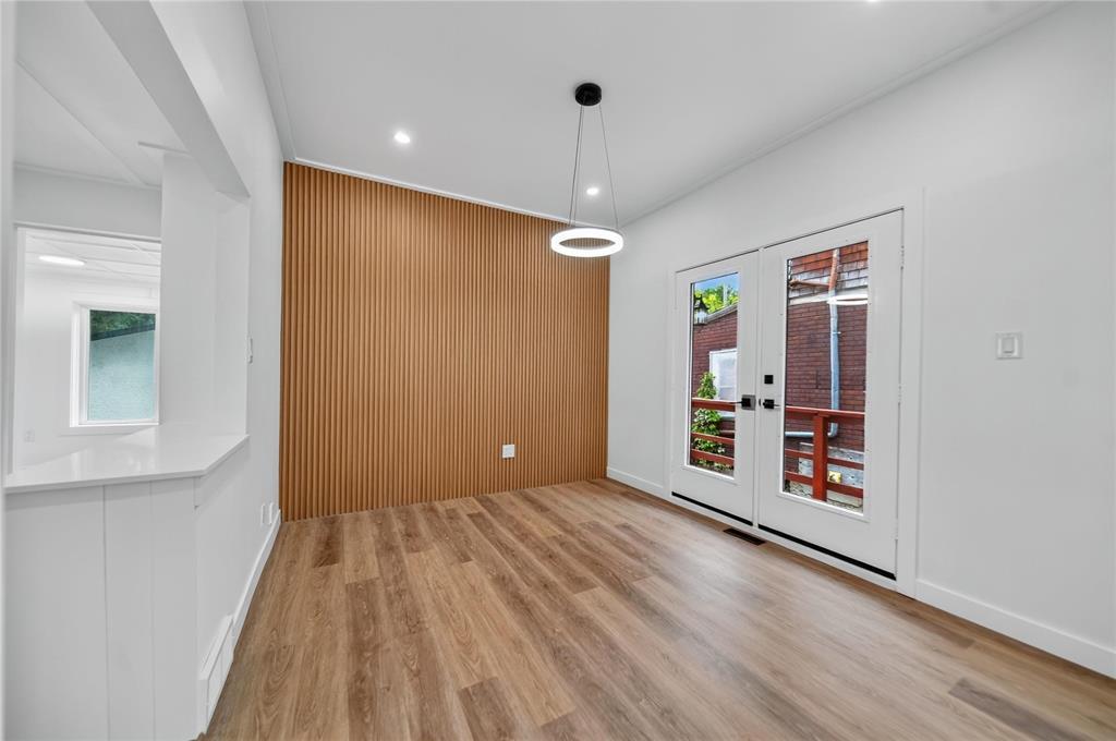 128 Luxton Avenue Property Photo 11