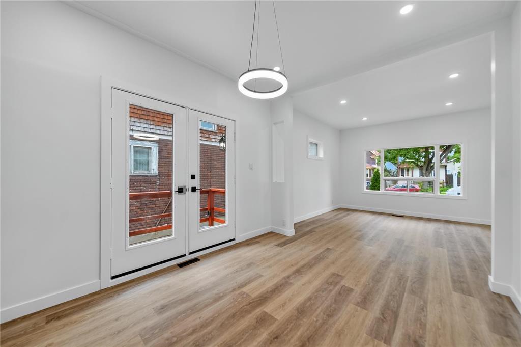 128 Luxton Avenue Property Photo 12
