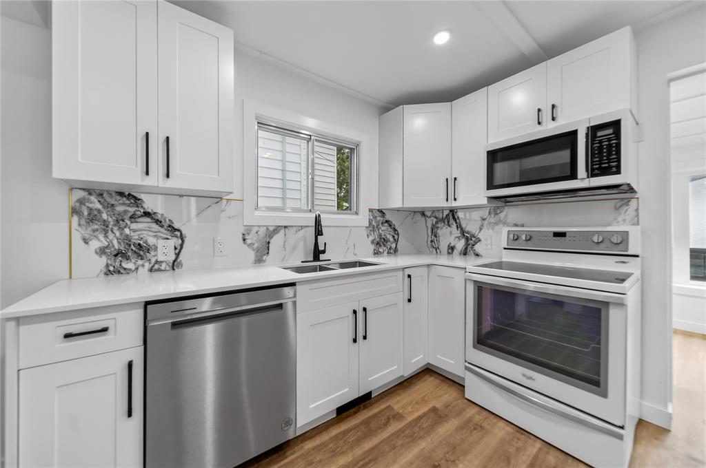 128 Luxton Avenue Property Photo 14
