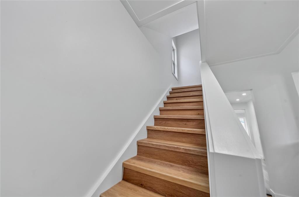 128 Luxton Avenue Property Photo 19