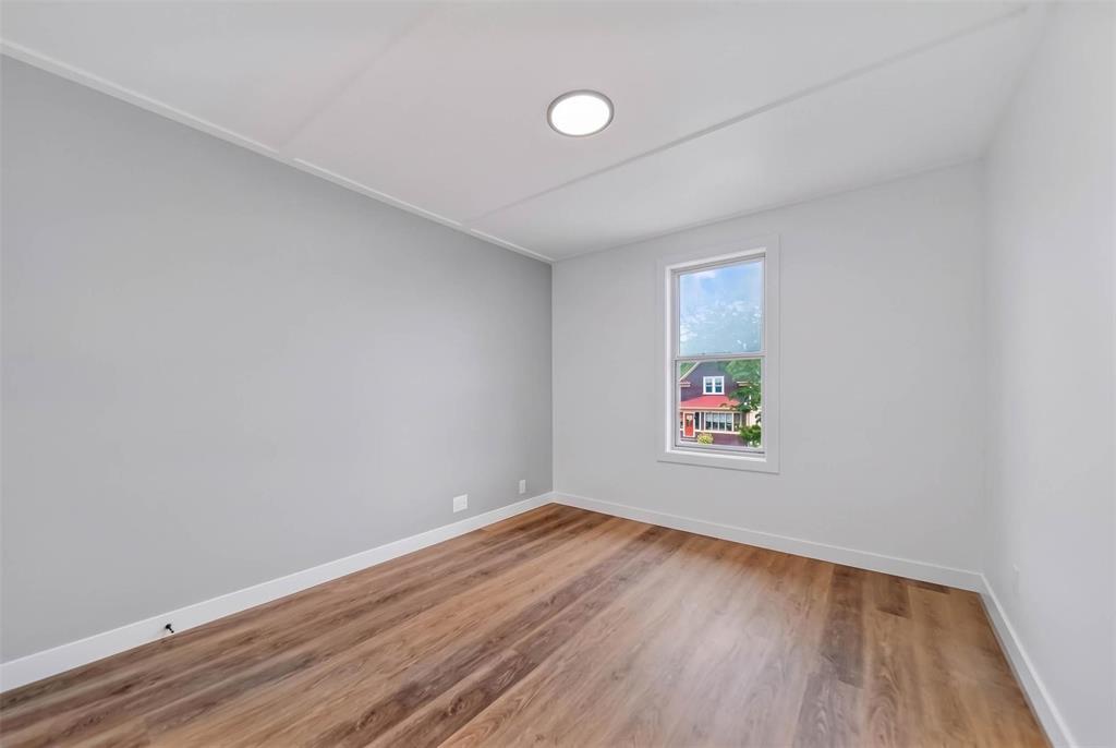 128 Luxton Avenue Property Photo 26