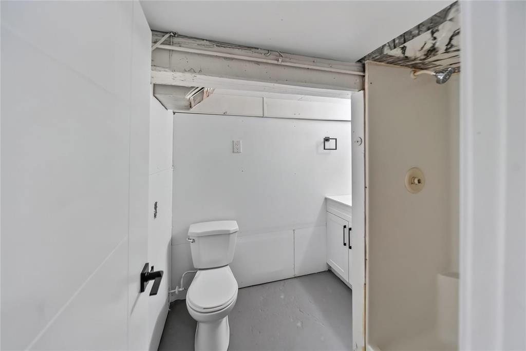128 Luxton Avenue Property Photo 33