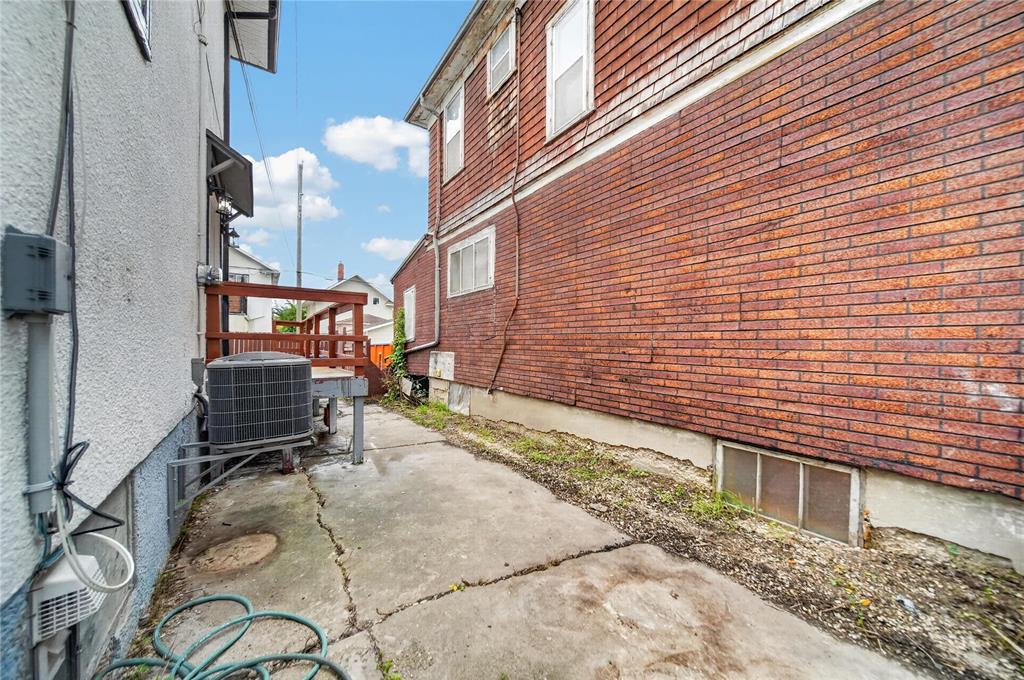 128 Luxton Avenue Property Photo 36