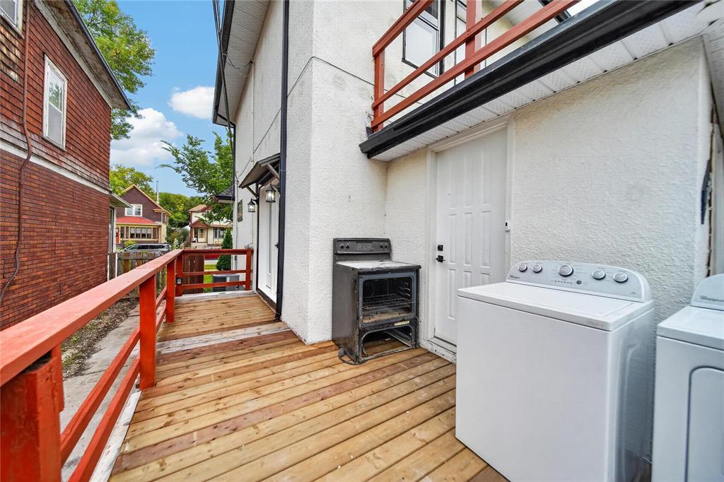 128 Luxton Avenue Property Photo 38