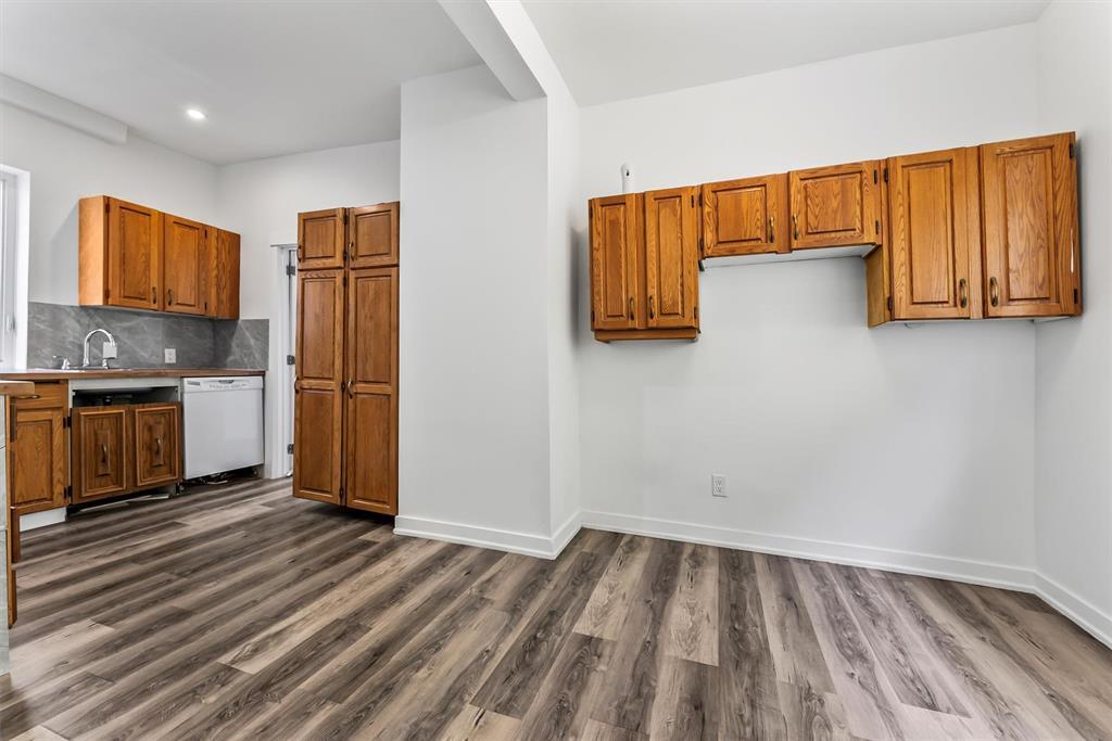 445 William Avenue Property Photo 8