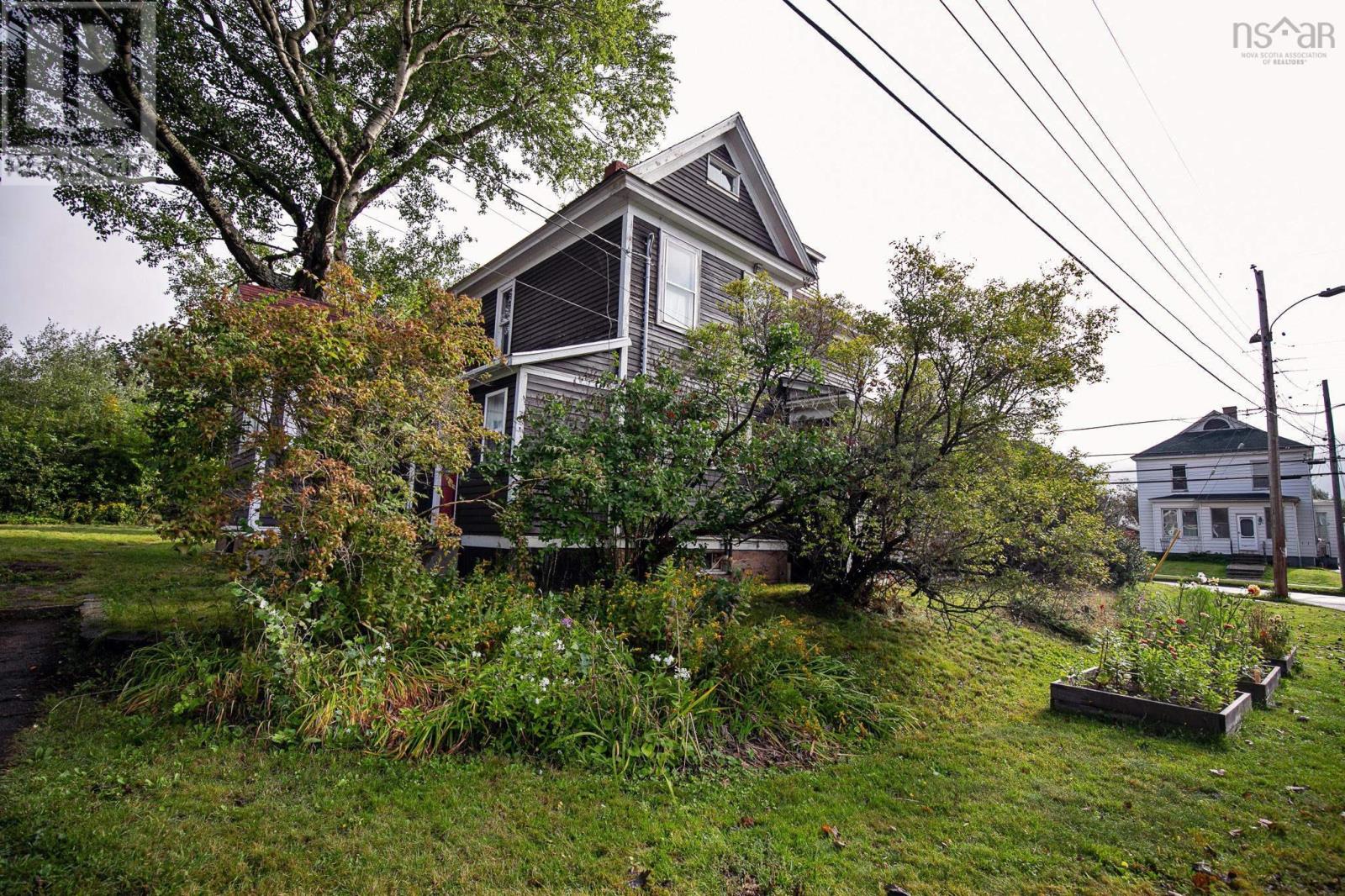 61 Victoria Street W Property Photo 10
