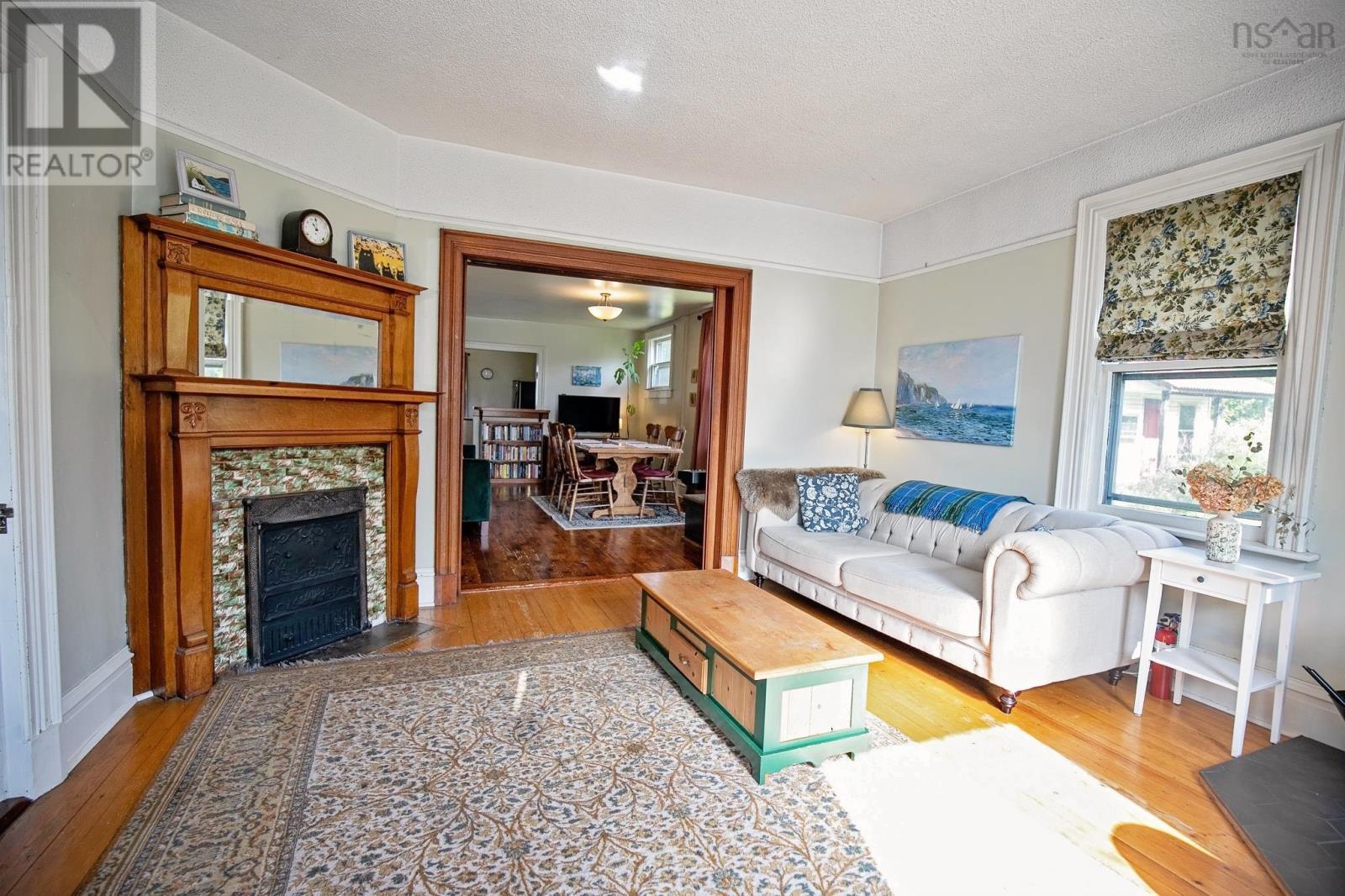 61 Victoria Street W Property Photo 16