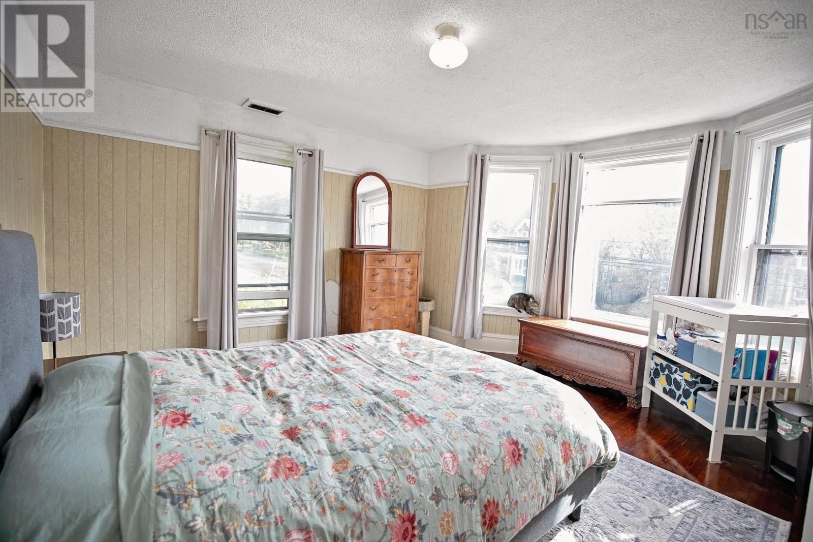 61 Victoria Street W Property Photo 26