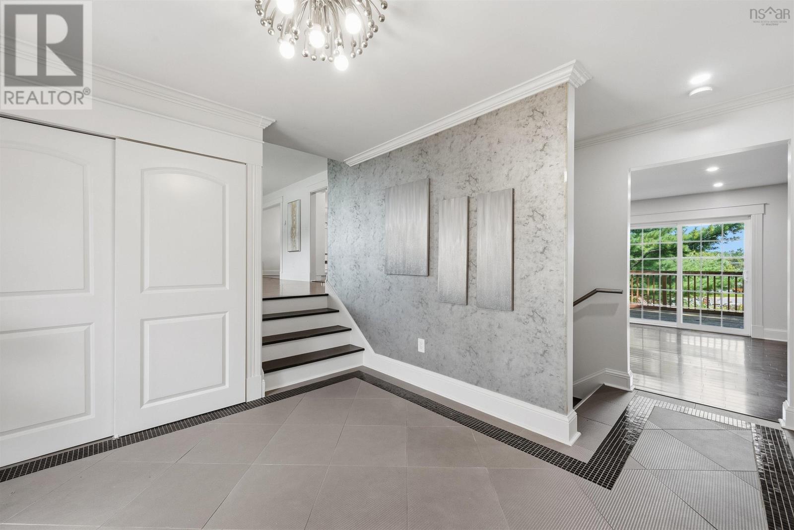 11 Laurentian Drive Property Photo 3