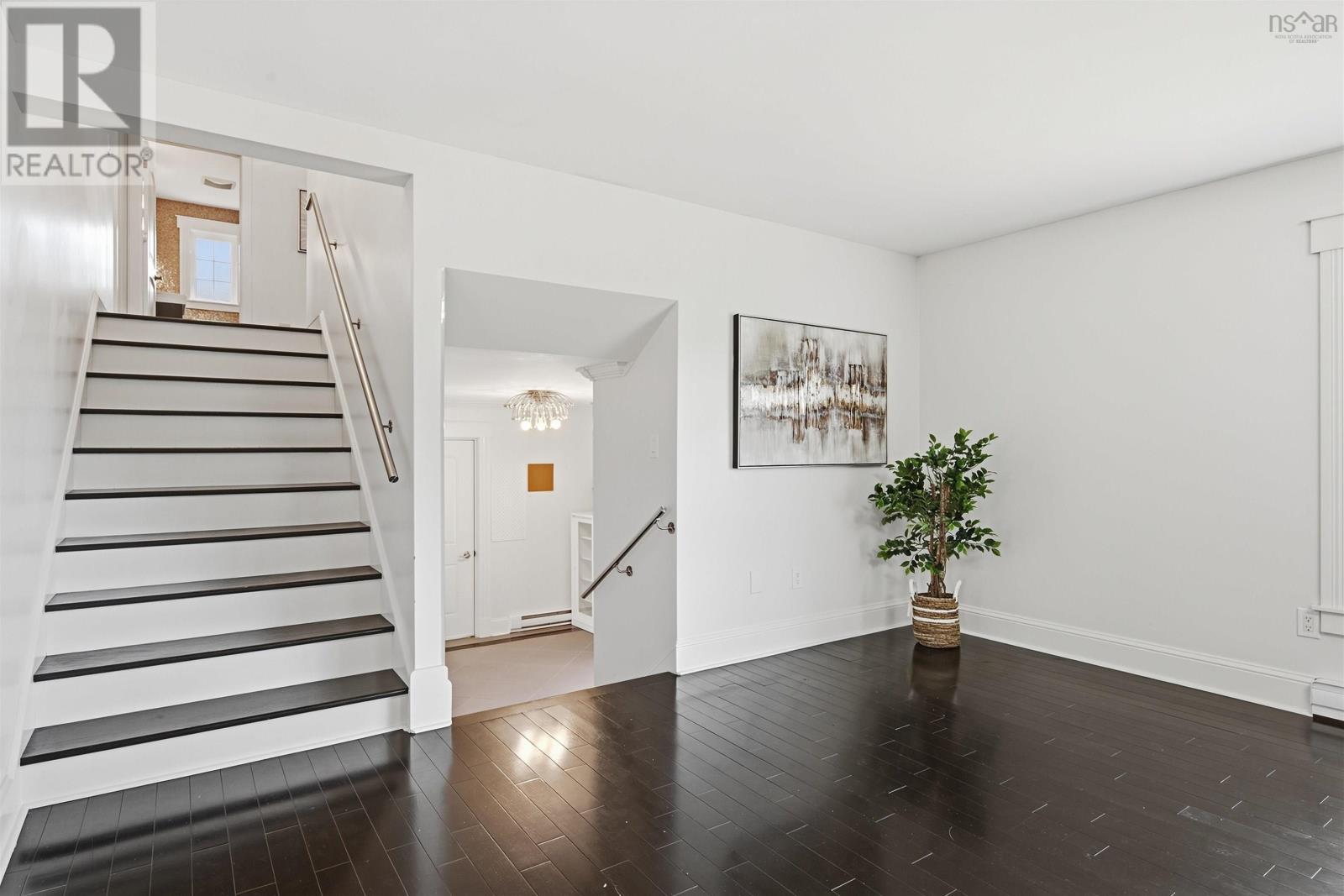 11 Laurentian Drive Property Photo 7