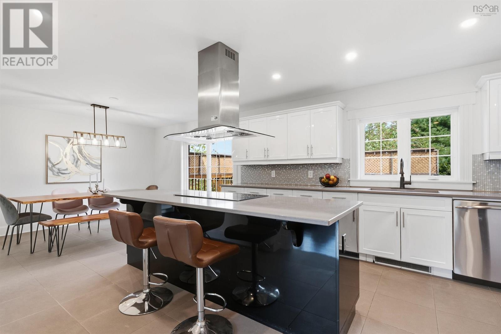 11 Laurentian Drive Property Photo 8