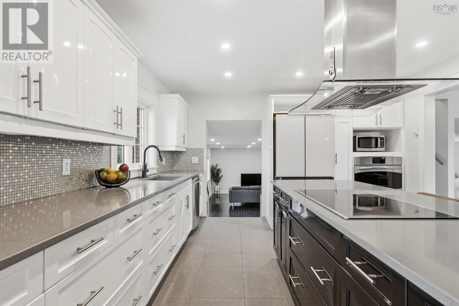 11 Laurentian Drive Property Photo 10