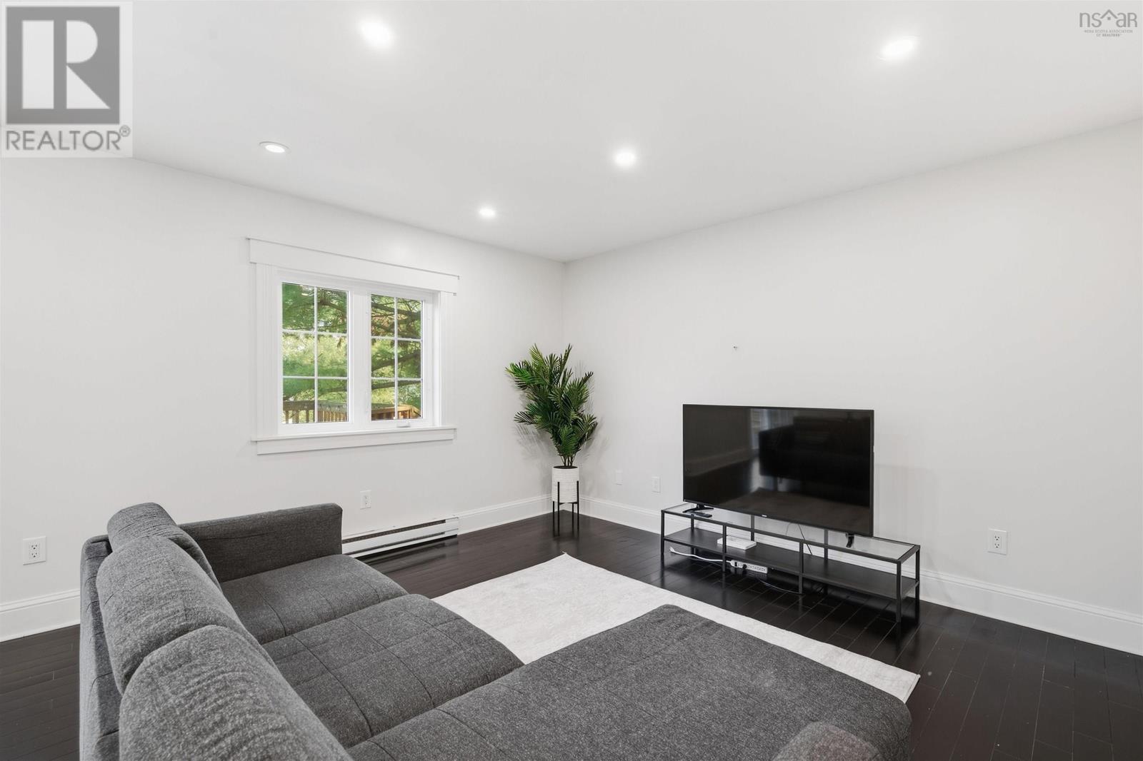 11 Laurentian Drive Property Photo 14