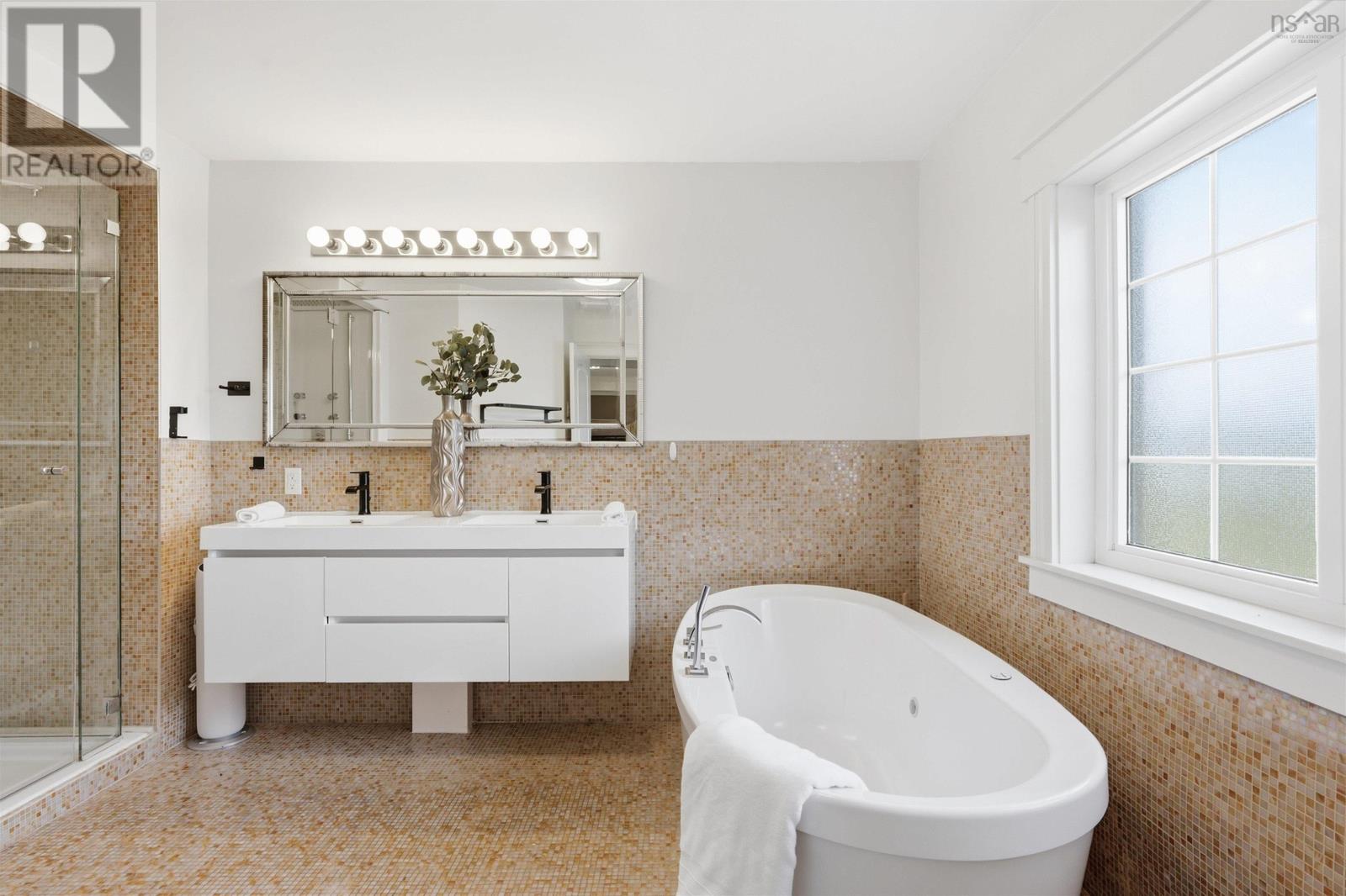 11 Laurentian Drive Property Photo 26