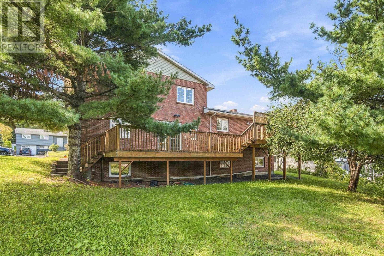 11 Laurentian Drive Property Photo 42