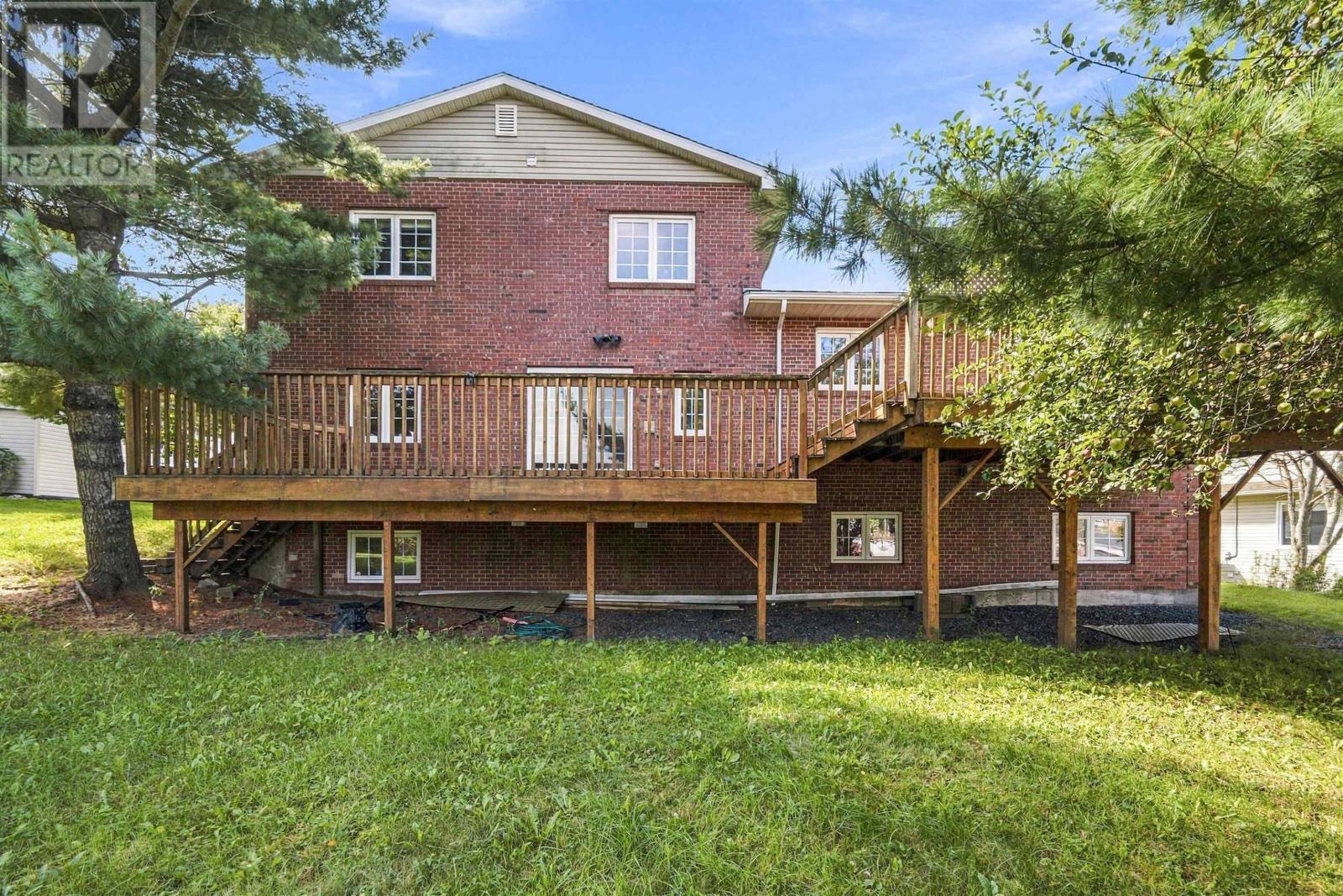 11 Laurentian Drive Property Photo 43