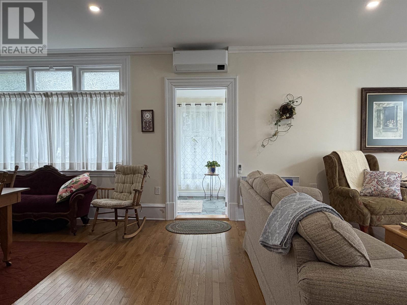 91 Central Street Property Photo 5