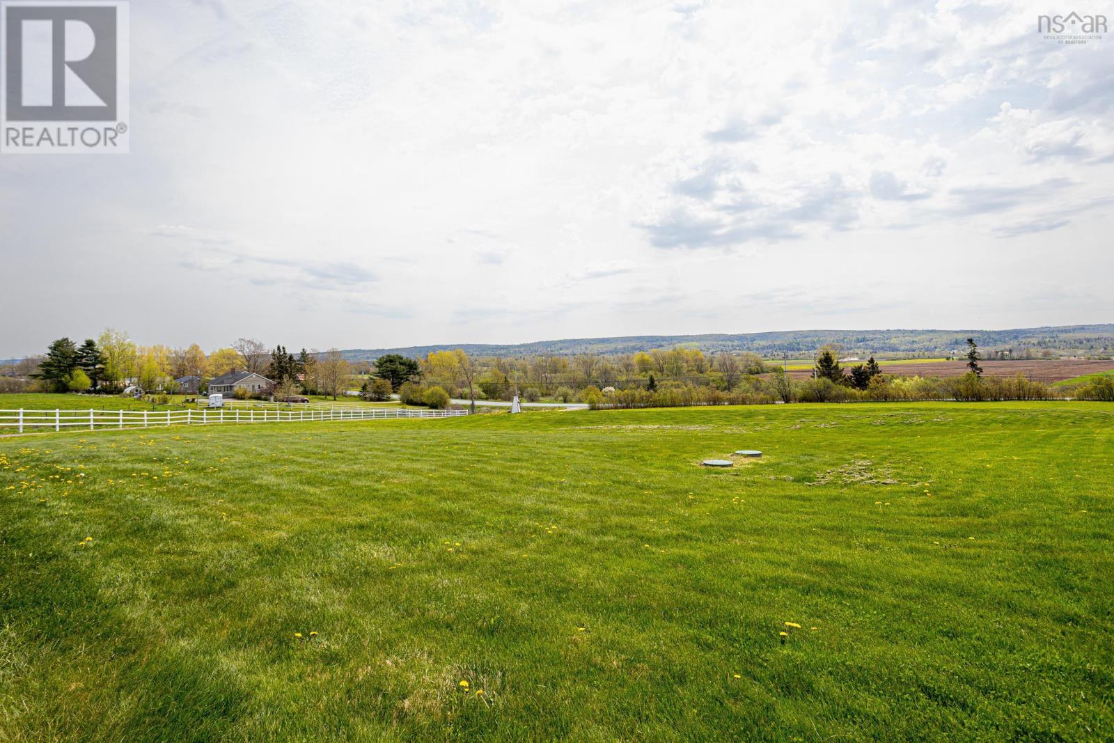 5221 Highway 289 Property Photo 4