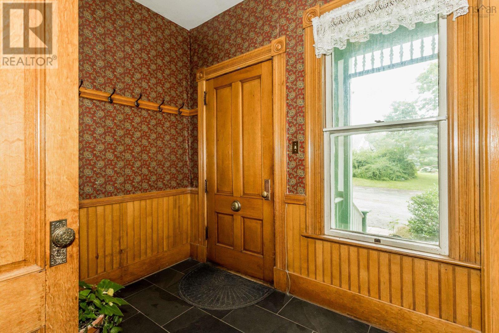 1330 Belcher Street Property Photo 4