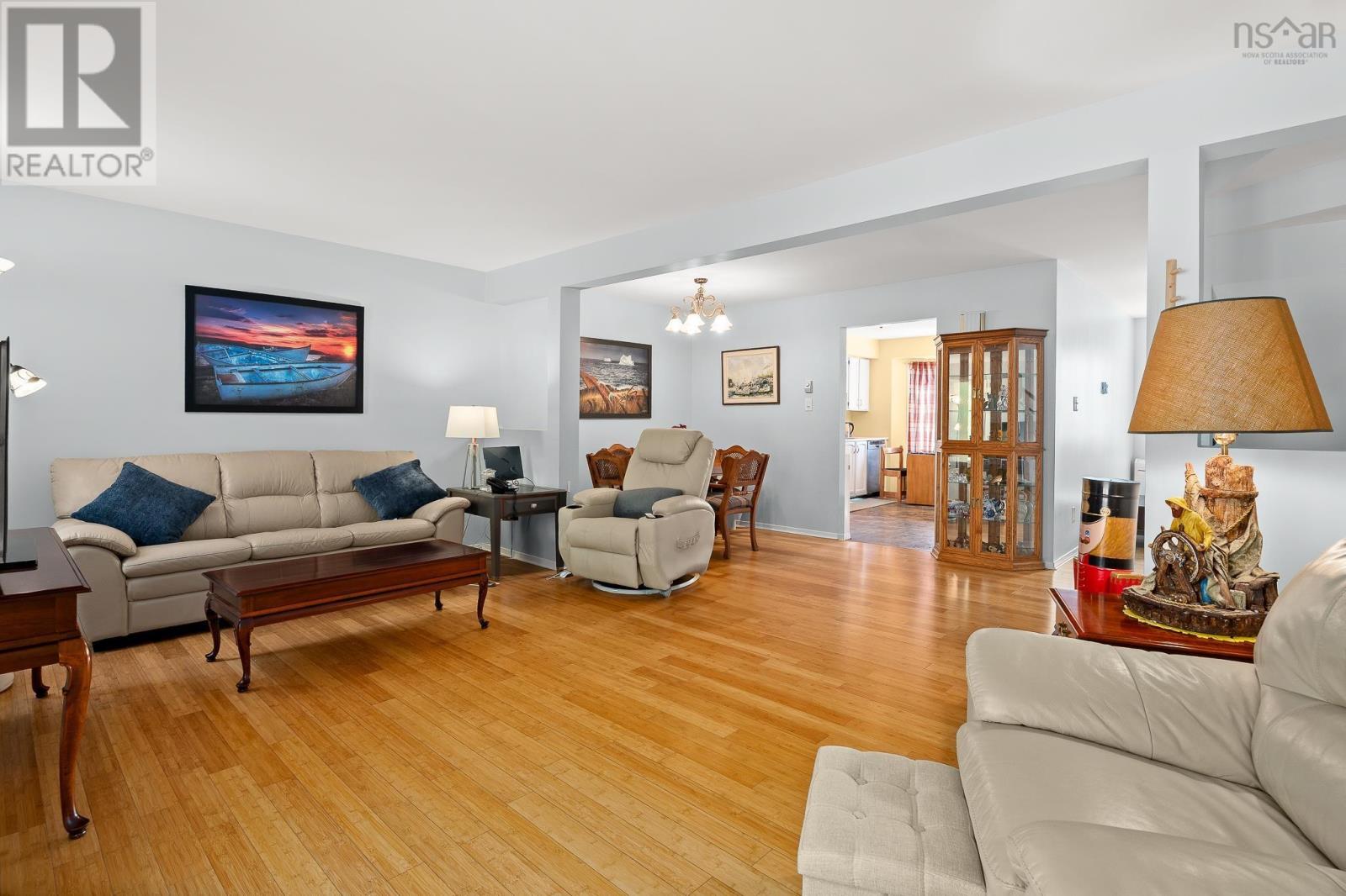 44 Collins Grove Property Photo 4