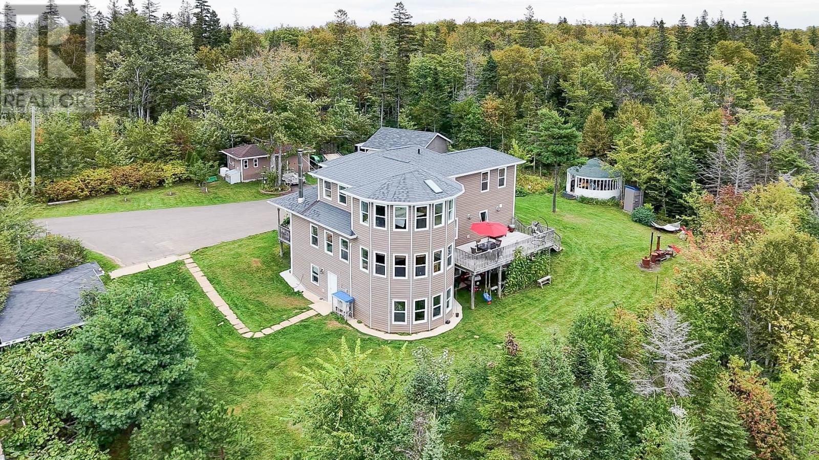 9055 Cavendish Road Property Photo 1