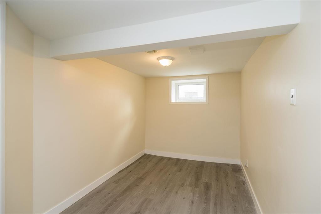1044 Byng Place Property Photo 18