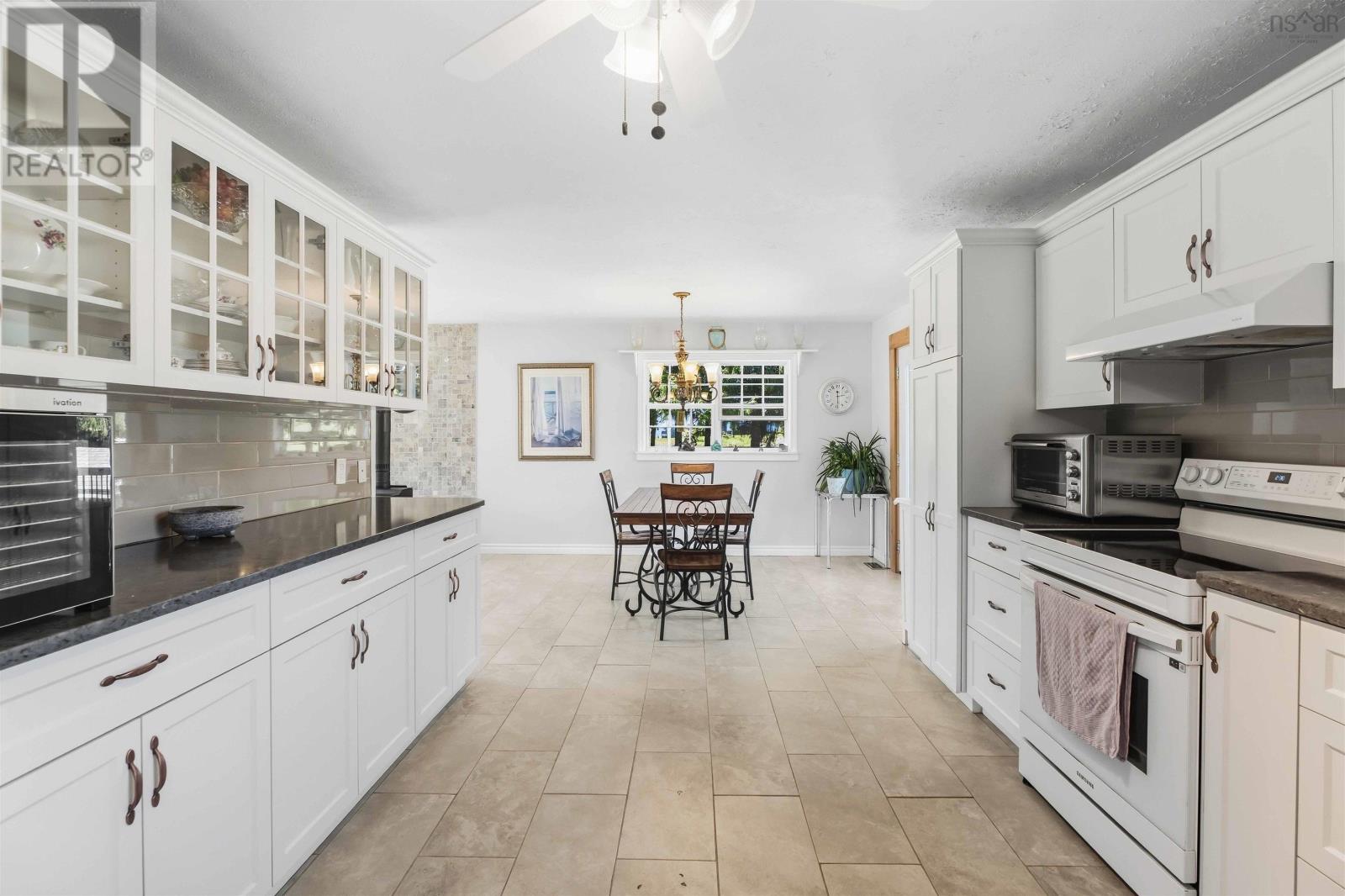 1106 Tetzlaff Road Property Photo 4