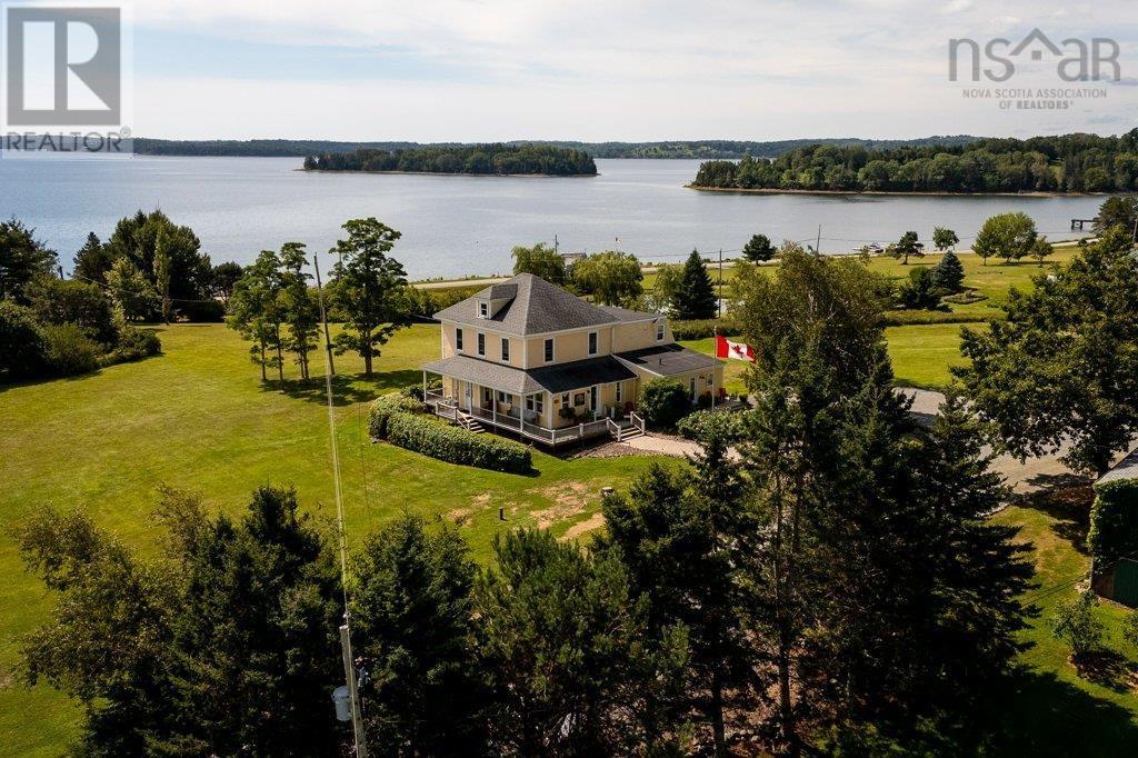 678 Oakland Road Property Photo 1