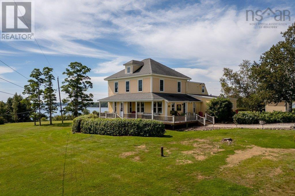 678 Oakland Road Property Photo 3