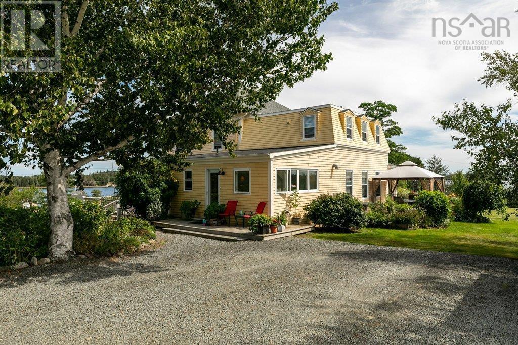 678 Oakland Road Property Photo 11