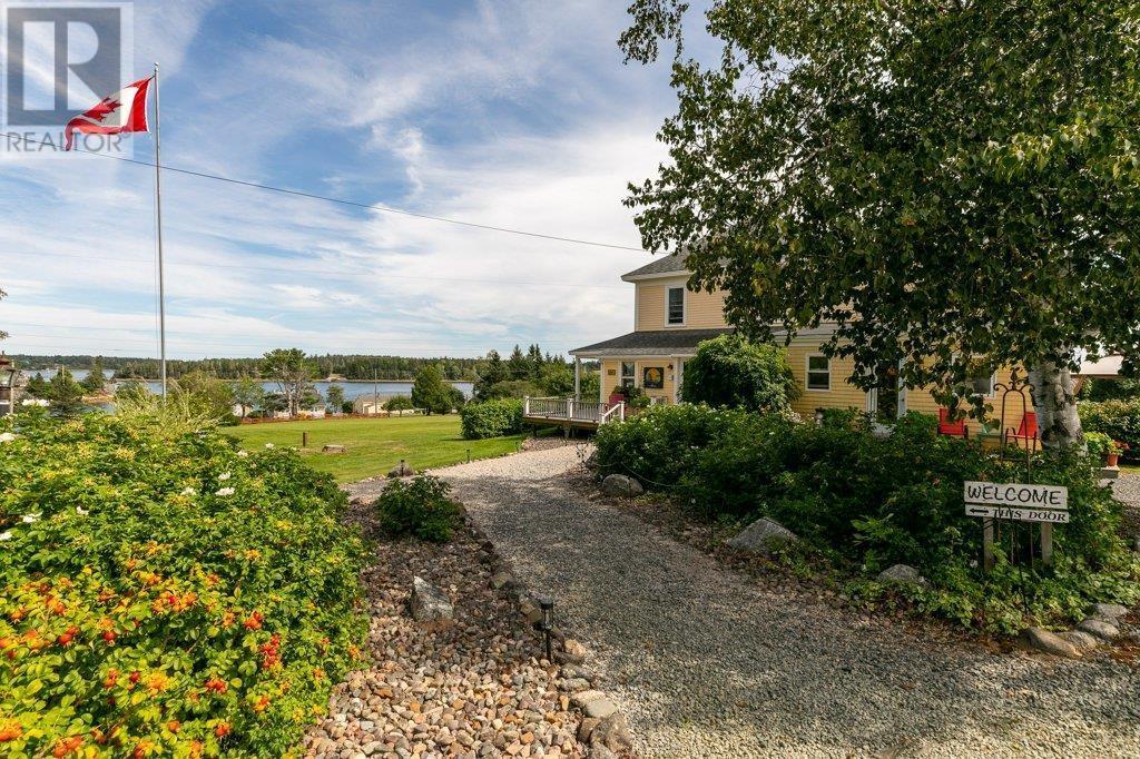 678 Oakland Road Property Photo 12