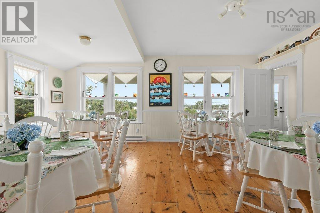 678 Oakland Road Property Photo 15
