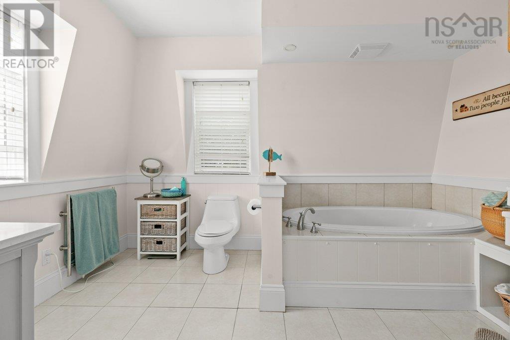 678 Oakland Road Property Photo 23