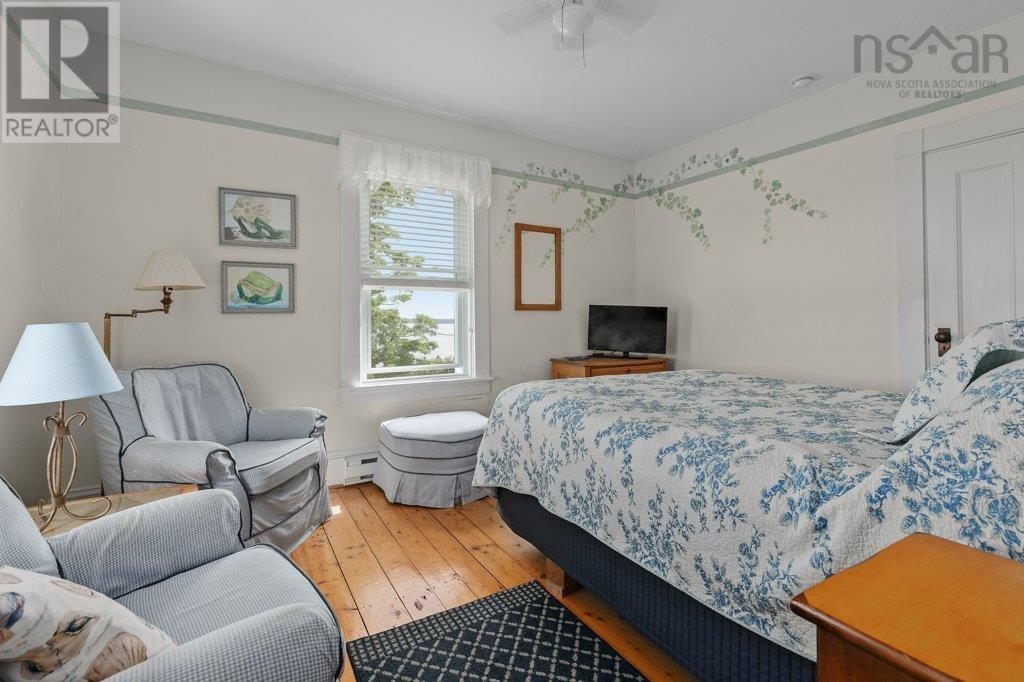 678 Oakland Road Property Photo 24